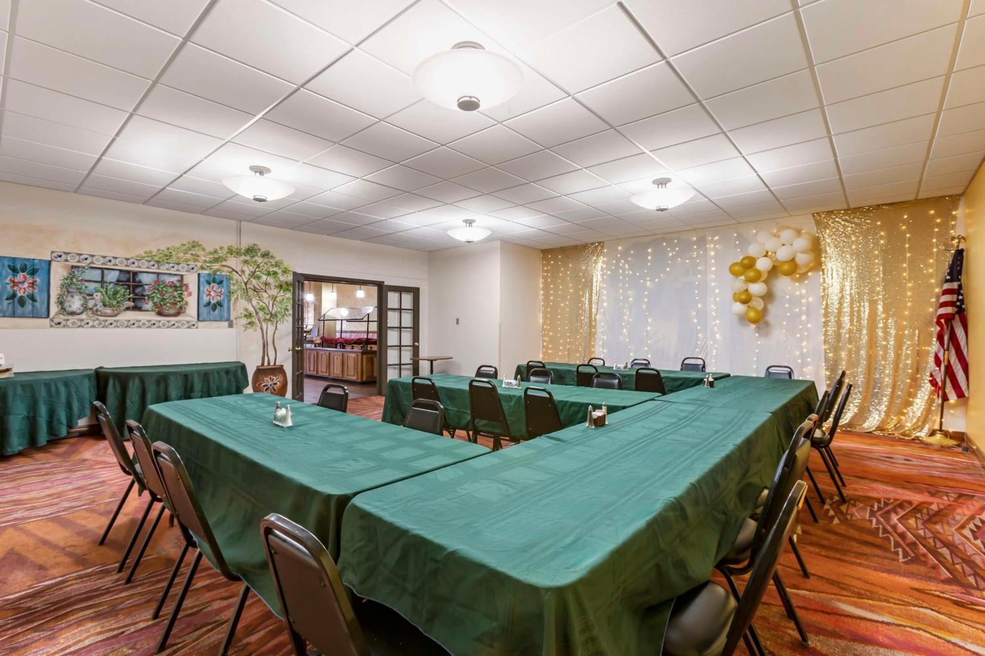Western Mission Hotel 3*